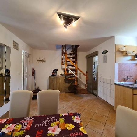 ויר Apartments Tuka Near The Beach מראה חיצוני תמונה
