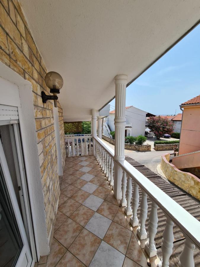 ויר Apartments Tuka Near The Beach מראה חיצוני תמונה