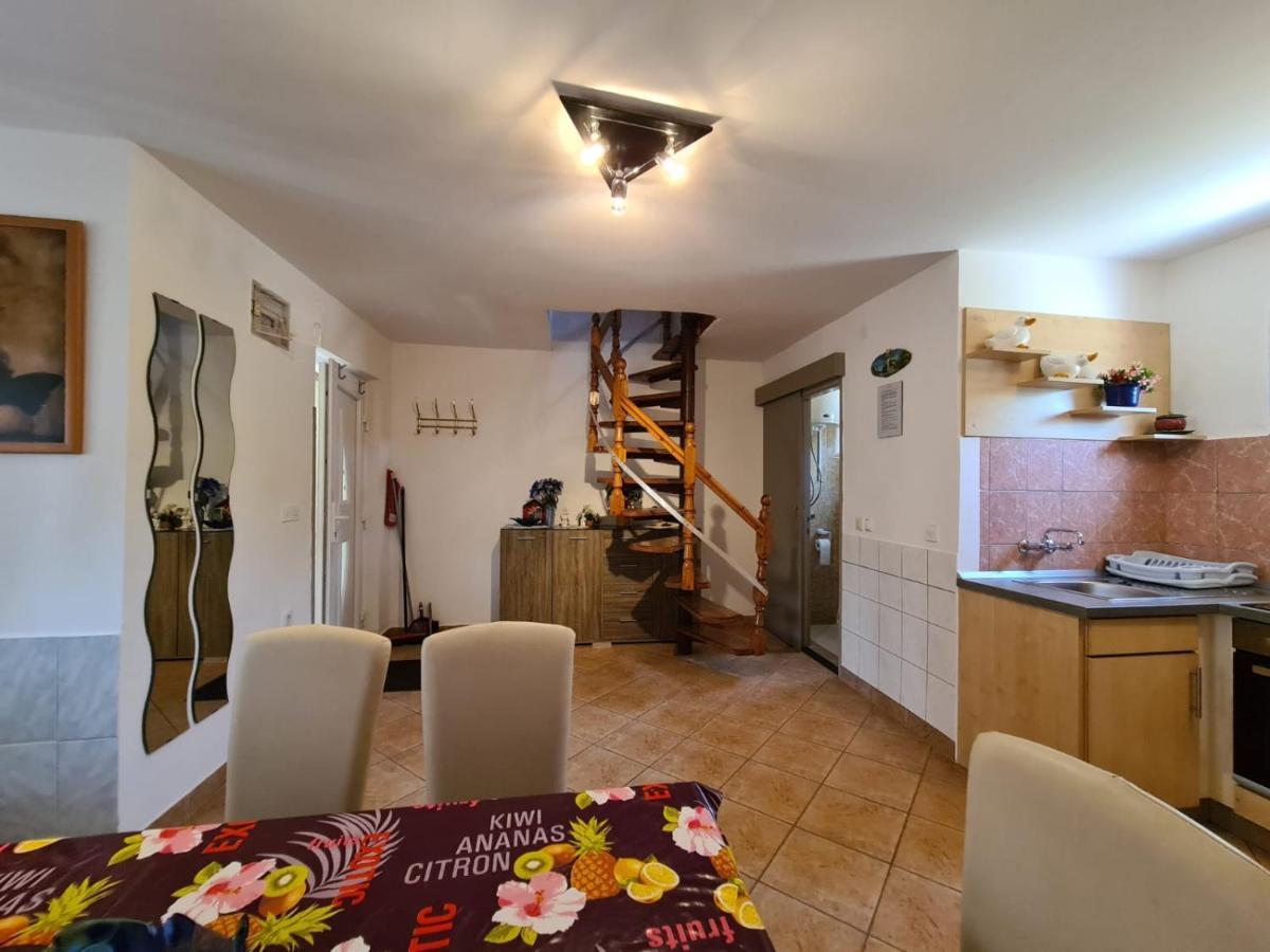 ויר Apartments Tuka Near The Beach מראה חיצוני תמונה