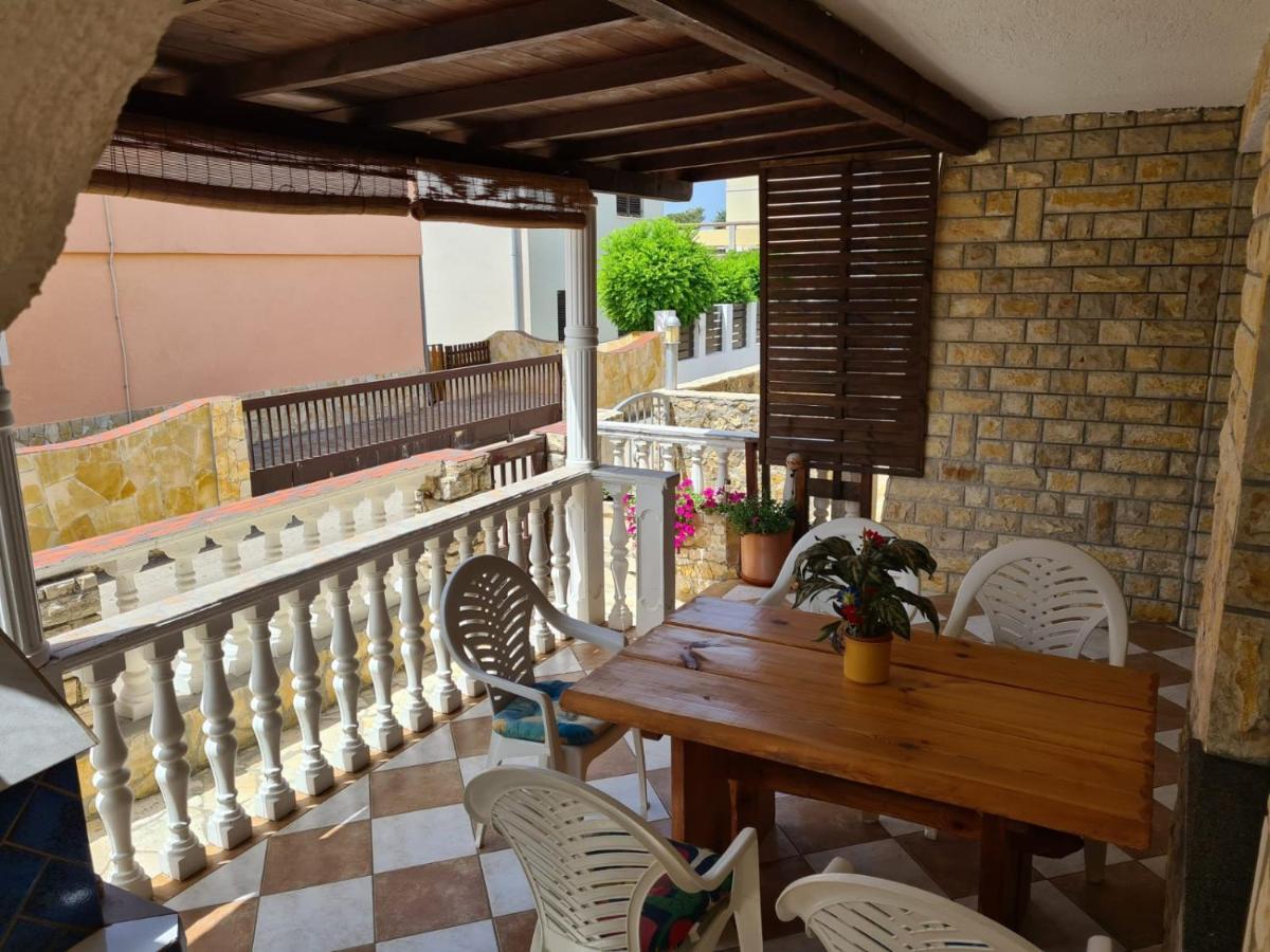 ויר Apartments Tuka Near The Beach מראה חיצוני תמונה